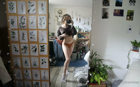 freshkiwi model sexy pic