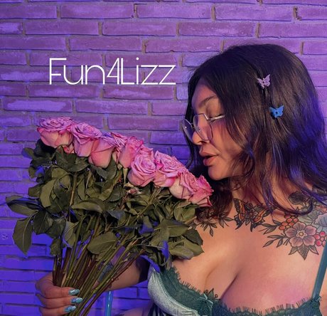 fun4lizzsfw erotic pornstar picture