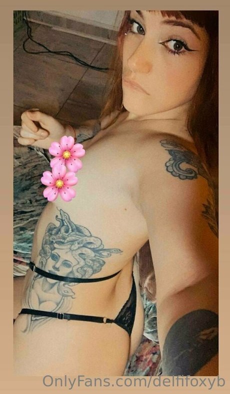 delfifoxyb nudes model picture