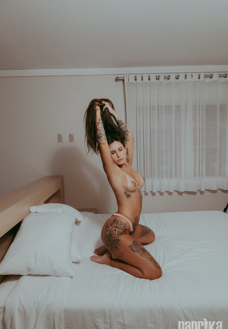 Paprika actrice pornographique archive