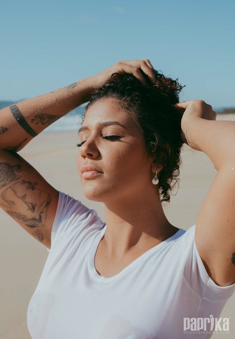 Paprika estrella porno hd galería