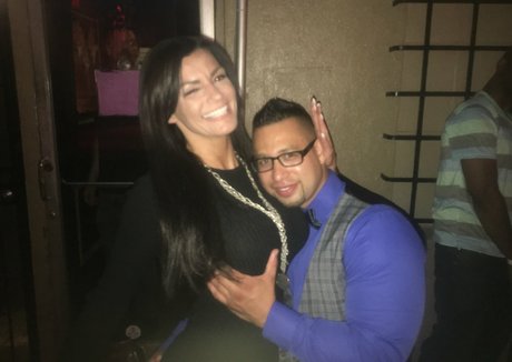 Becky Bandini estrella del arte foto