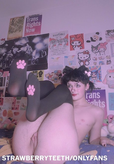 strawberryteeth modelo mejor foto