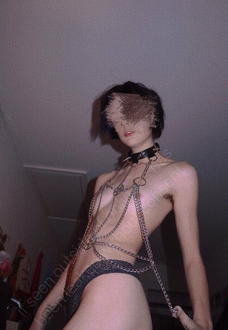 strawberryteeth modelo desnudo imagen