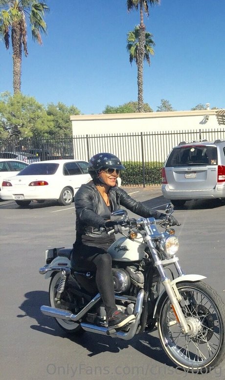 criscyborg modelo hermosa imágenes