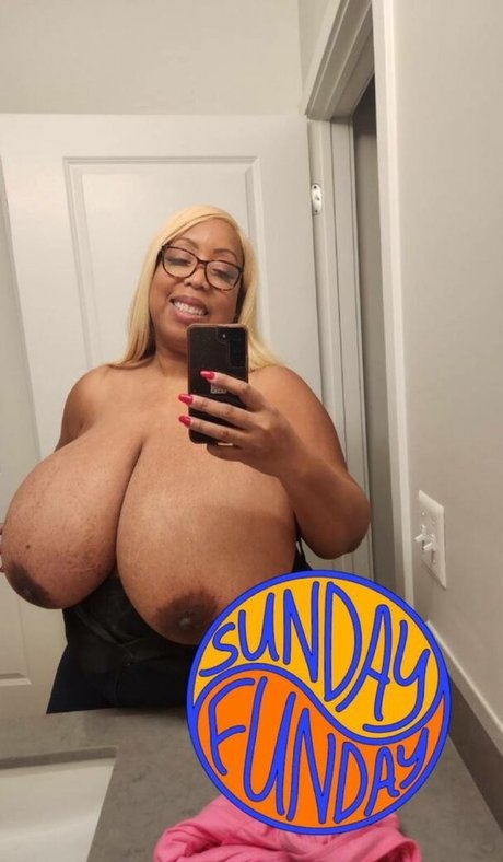 MsDeja model erotic gallery