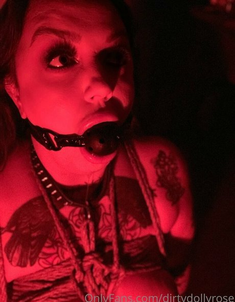 dirtydollyrose modelo desnuda foto