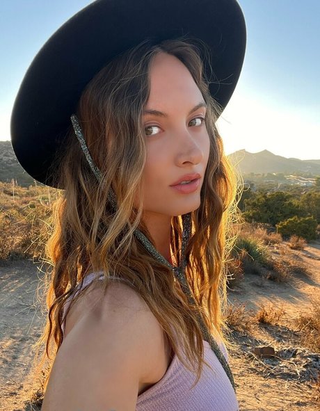 naturallivingyoga modelo hd fotos