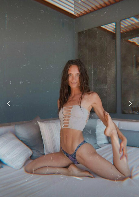 naturallivingyoga modelo desnuda galerías