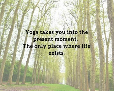 naturallivingyoga modelo desnudo foto