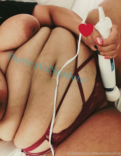 leonadelioness actriz desnuda imagen