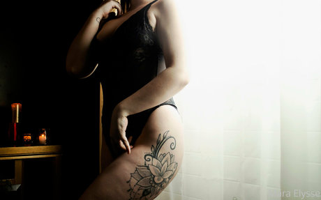 mara elysse modelo foto