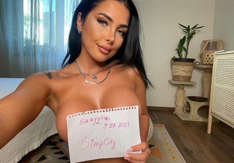 grosse MILF ébène OnlyFans bel art photo