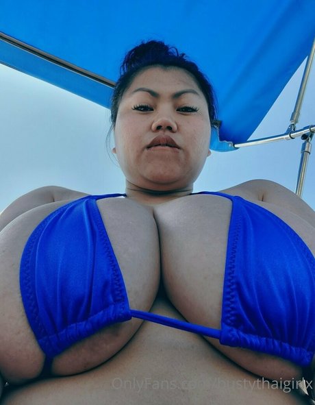 bustythaigirlx model perfect pics