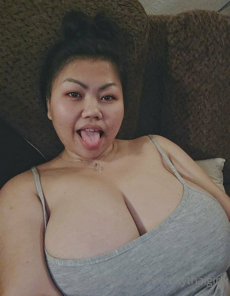 bustythaigirlx star perfect pic
