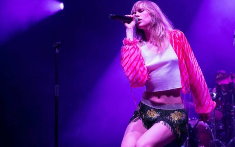 Suki Waterhouse estrella hd recopilación