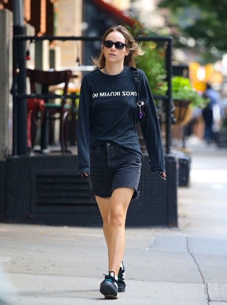 Suki Waterhouse modelo bonita imágenes