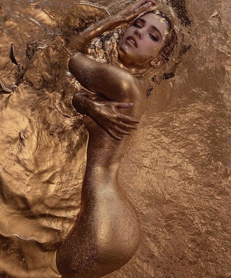 Stephanie Oustalet model perfect pictures
