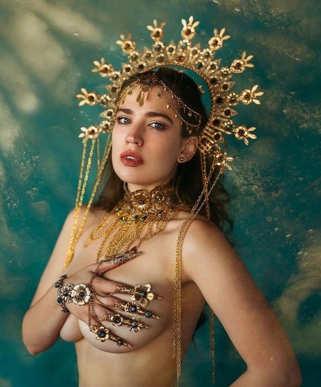Stephanie Oustalet top model pic