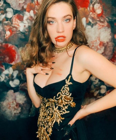 Stephanie Oustalet star best pictures