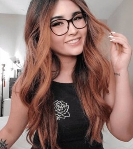 yourprincesslol hermosa estrella porno imagen