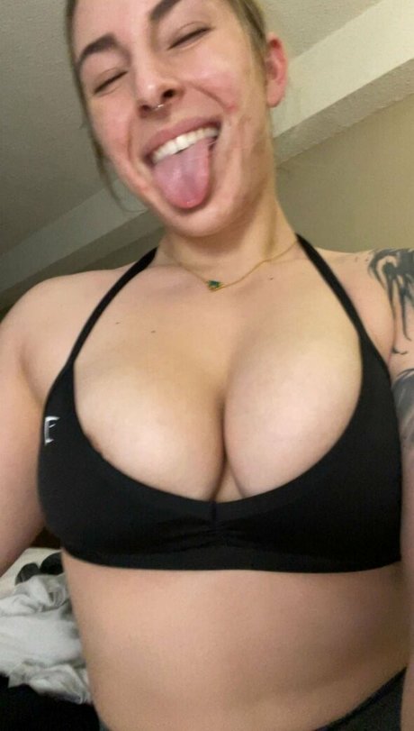 Emily Joel xxx actress img