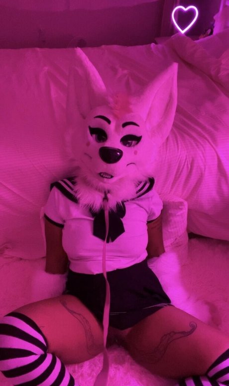 Murrsuit modelo atractivo imagen