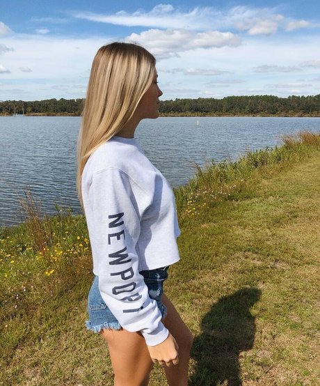 Holly Cloar étoile chaude galerie