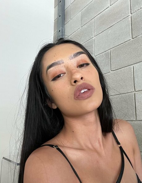 bootsthefeline actrice hd des photos