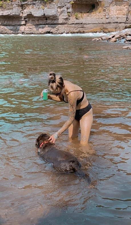 brookes world modelo de alta definición foto