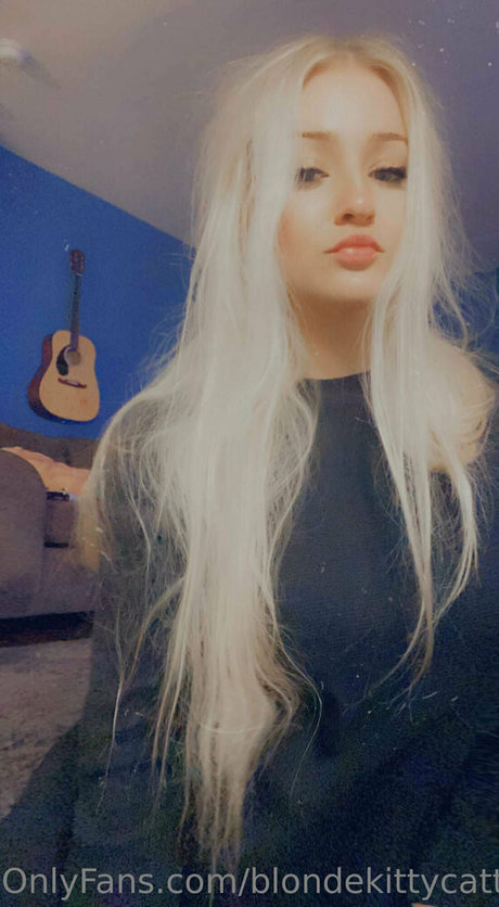 blondekittycattt pornstar erotic photos