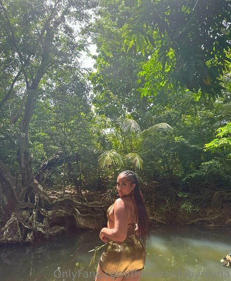 theremedybyreyna estrella porno desnuda fotos