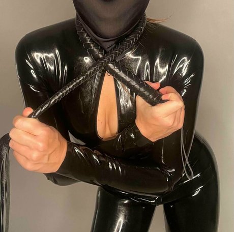 kate latex porn model pic