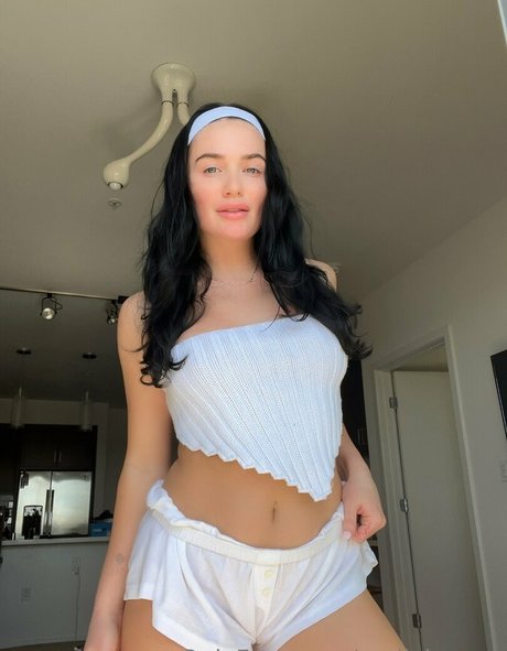 emilykernsx hot star archive