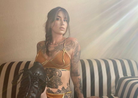 rixrin actrice des photos