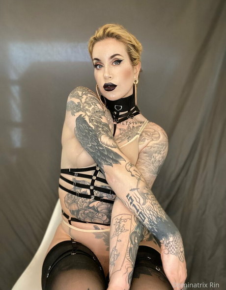 rixrin modelo erótico fotos