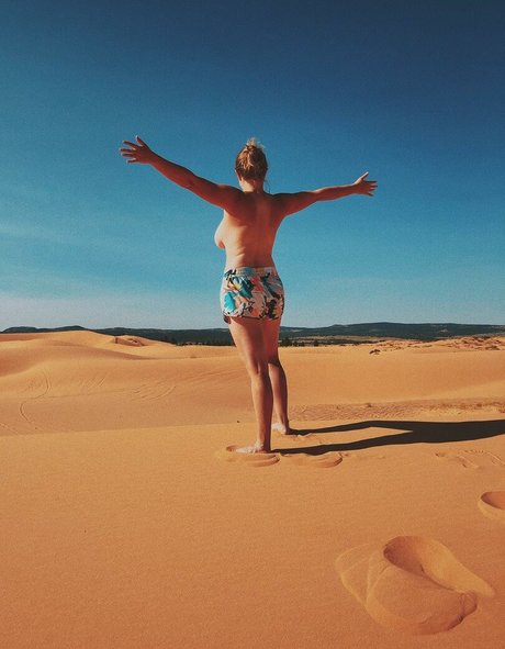 Sunny Brooke star du porno gratuite image