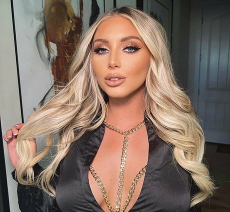 kayleygunner nude star galleries