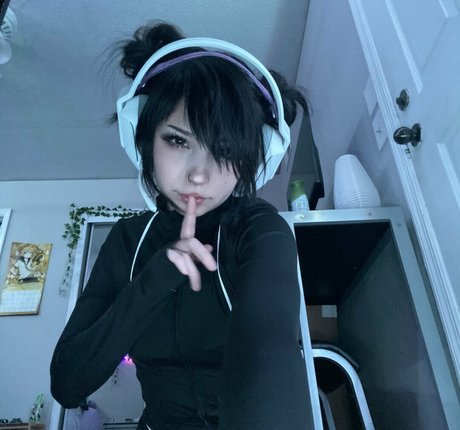 yourluvrgrl Miniature