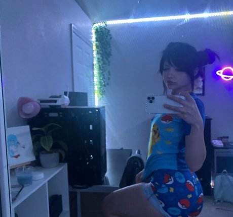 yourluvrgrl actrice sexy img