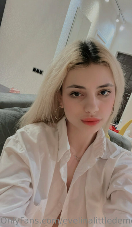 evelinalittledemon model porn archive
