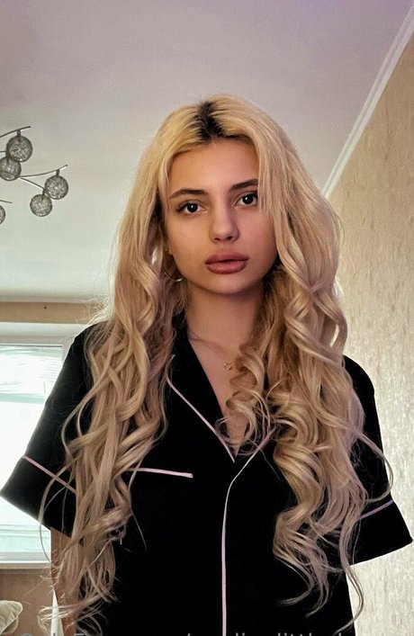 evelinalittledemon modelo perfecto fotos