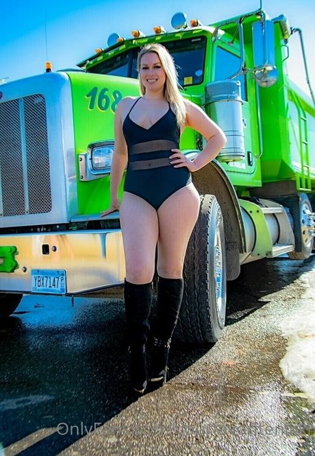 Nikki Baker estrella porno atractiva galerías