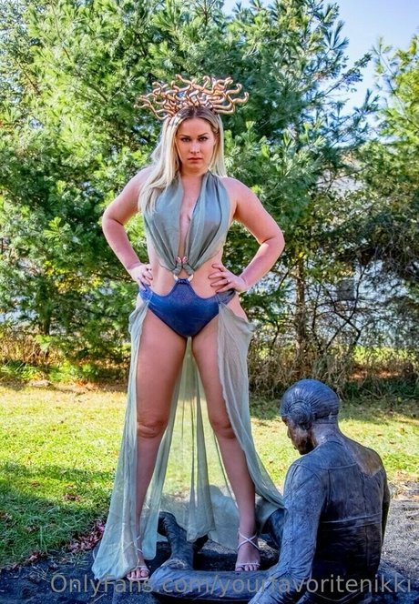 Nikki Baker star du porno sympa archive