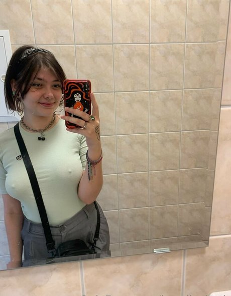 Hermana desnuda onlyfans arriba xxx imágenes