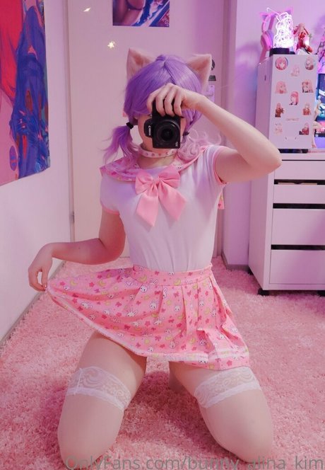 Bunny Alina Kim modèle adulte image