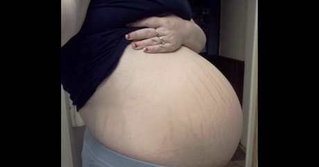 mama is naughtyfree arte modelo galerías