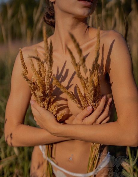 Anna Sazonova modelo hermosa imágenes