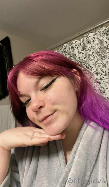 bbygirlviv modèle adulte archive