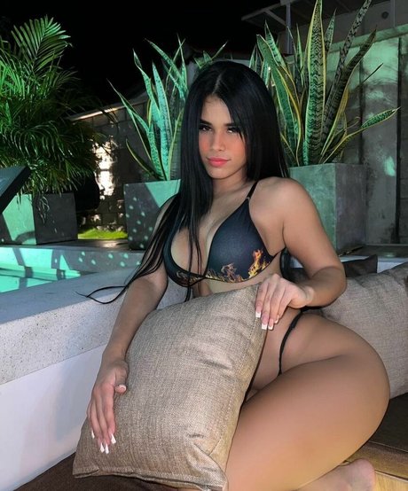 Michelle Rabbit pretty actress pics